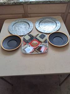 lot 99 image: Mixed Dinnerware Lot 5 Pieces Galvanized and Ceramic Plates