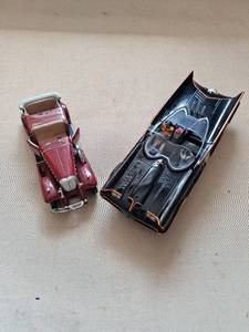 lot 112 image: Batmobile Diecast Toy Car with Robin Figure NO.98223 plus Classic Car Model 2-Piece Lot