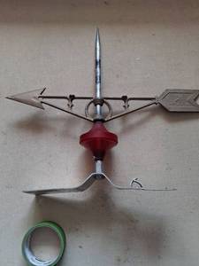 lot 115 image: Robbins Maryville MO Weather Vane Rooster Ornament Red