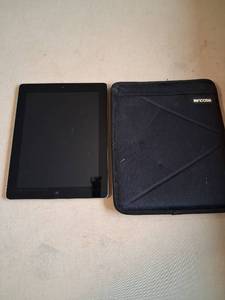 lot 143 image: Apple iPad 32GB Model A1416 with Incase Sleeve