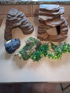 lot 146 image: Aquarium Decor Lot 5 Pieces Rock Arch Cave Log Plant Hideout