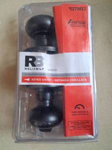 lot 150 image: Reliabilt Baron Keyed Entry Door Knob Set ANSI Grade 3 02798812
