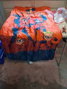 lot 151 image: Playhut Disney Pixar Incredibles Slumber Bag