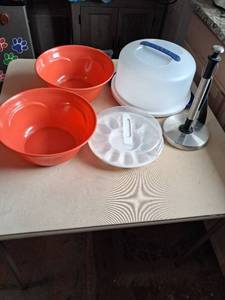 lot 189 image: 2 Red Mixing Bowls 9 inch