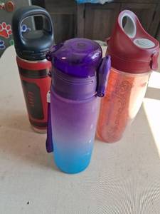 lot 228 image: Insulated Water Bottle with Carry Handle Red Black 16oz