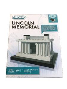 lot 208 image: Blokko 121 Pc Lincoln Memorial Building Set Compatible With Brands