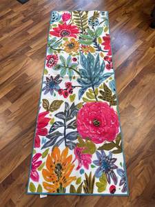 lot 1837 image: My Magic Carpet Washable 2.5x7 Ramage Print Area Rug