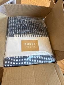 lot 1847 image: KING Bobby Berk 100% Cotton 400TC Sheet Set in the Navy Dash