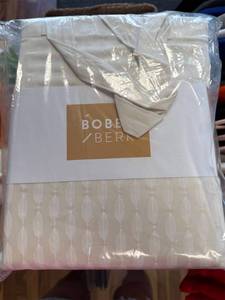 lot 1850 image: CALIFORNIA KING Bobby Berk 100% Cotton 400TC Sheet Set Beige Leaf