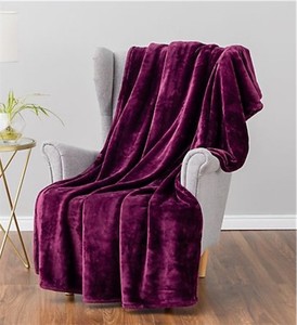 lot 1872 image: EGGPLANT Berkshire Ultrasupreme Velvetsoft 60x70 Throw