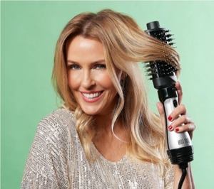 lot 2090 image: $69 Hot Tools Pro Signature Blowout Brush Ultimate 4-Piece Kit, Black
