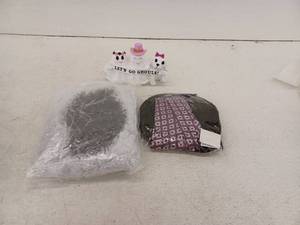 lot 18539 image: Miscellaneous Halloween Decor Lot