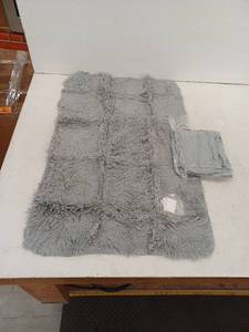 lot 18558 image: Gray Shag Rug with Non-Slip Backing, 21.5 x 27, 2 Pack