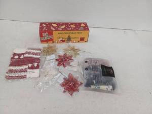 lot 18573 image: Miscellaneous Holiday Lot