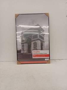 lot 18669 image: Staples Aluminum Poster Frame, Black, 24 in x 36 in, 6 Pack