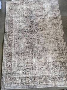 lot 1007 image: Nice pattern rug White approximately 73 by 47 in