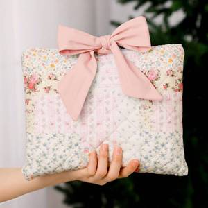 lot 4224 image: Honoson Quilted Bible Cover Case Book Sleeve,Assorted Floral