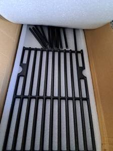 lot 3350 image: Cast Iron Grill Grate with Handles
