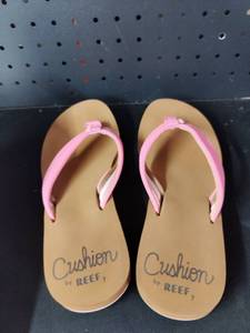 lot 7658 image: Reef Cushion Flip Flop Sandals Pink