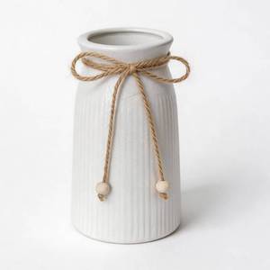 lot 12140 image: Anmaynice Ceramic Vase 6 Inch White