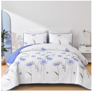 lot 3474 image: Dinjoy Floral Quilt Set Queen Sized - Stock photo may not match product photos&nbsp