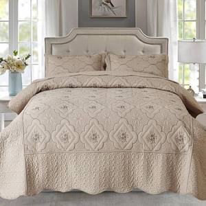 lot 1157 image: Cmfshape Oversized Floral Embroidery Quilt Set,3 Pieces Super King Quilt Bedding Set,Classic Diamond Pattern Quilt,Ultra Soft Lightweight Reversible Bedspread Coverlet for All Season(Taupe,120x120)