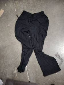 lot 2017 image: Ladies black sweatpants size m