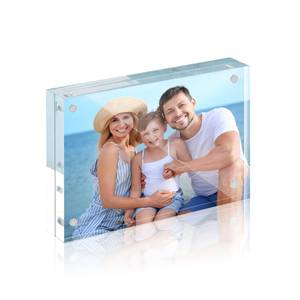 lot 4145 image: HOUSE DAY Acrylic Picture Frames 4x6, 1 Pack Magnetic 4x6 Picture Frame