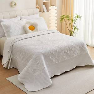 lot 11541 image: Cmfshape King Bedspread 106x96,3 Piece King Quilt with 2 Shams,Lightweight White Quilt Set for All Season,Modern Coin Pattern Bedding Set