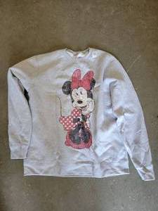 lot 20450 image: Disney Minnie Mouse Long Sleeve Graphic Sweatshirt XL