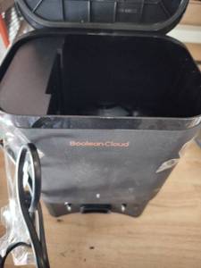 lot 2331 image: Boolean Cloud brand small charging station