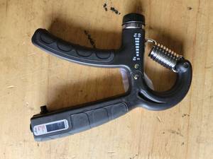 lot 20154 image: Adjustable Hand Grip Strengthening Tool