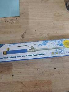 lot 2476 image: Water Blaster Hand Pump Pressurized Water Gun