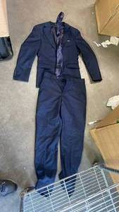 lot 10015 image: Mens Insulated Suit and Tie Navy Blue Size 3XL