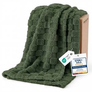 lot 9021 image: Bedsure Checkered Soft Cozy Throw Blanket for Couch, Dark Green,50�60