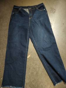 lot 2260 image: Ladies dark blue jeans size XL