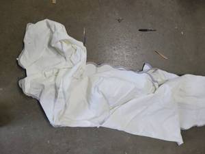 lot 19098 image: White Fitted Bed Skirt with Elastic Border (Twin Size)