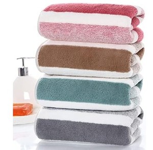 lot 4502 image: Striped Towels Set