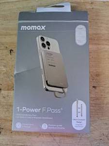 lot 4160 image: Momax 1-Power FPCS Portable Battery Pack