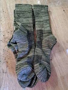 lot 4170 image: Pair of striped crew socks, green and gray 3 pack