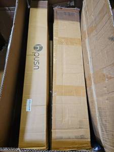 lot 18777 image: Bulk Lot of Backdrops, American Flags, Phone Protectors & More