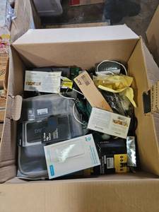 lot 18784 image: Bulk lot of jewelry, keyboard cases, true coat 360 gun sprayer and more