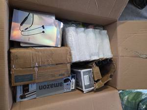 lot 18829 image: Pallet Lot Including Hair Accessories, Electronic Accessories, Jewelry Boxes, Smartpak Horse Sheets, and More