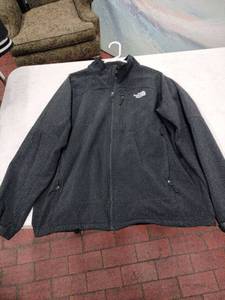 lot 63705 image: The North Face Apex Bionic Soft Shell Jacket - Black - XL