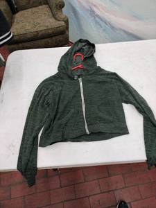 lot 63707 image: Rue21 Grey Cropped Zip Up Hoodie - L