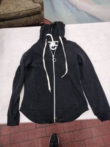 lot 63708 image: Love New York Black Zip-Up Hoodie - S
