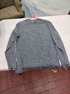 lot 63734 image: Athletic brand heather grey activewear shirt