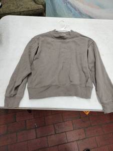 lot 63738 image: A New Day Cropped Sweatshirt - Grey - S