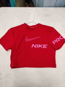 lot 63746 image: Nike Pro Dri-FIT Womens Short-Sleeve Cropped Graphic Training Top - M