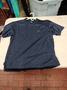 lot 63749 image: Navy Blue Nike Athletic Dri-Fit T-Shirt - XL
